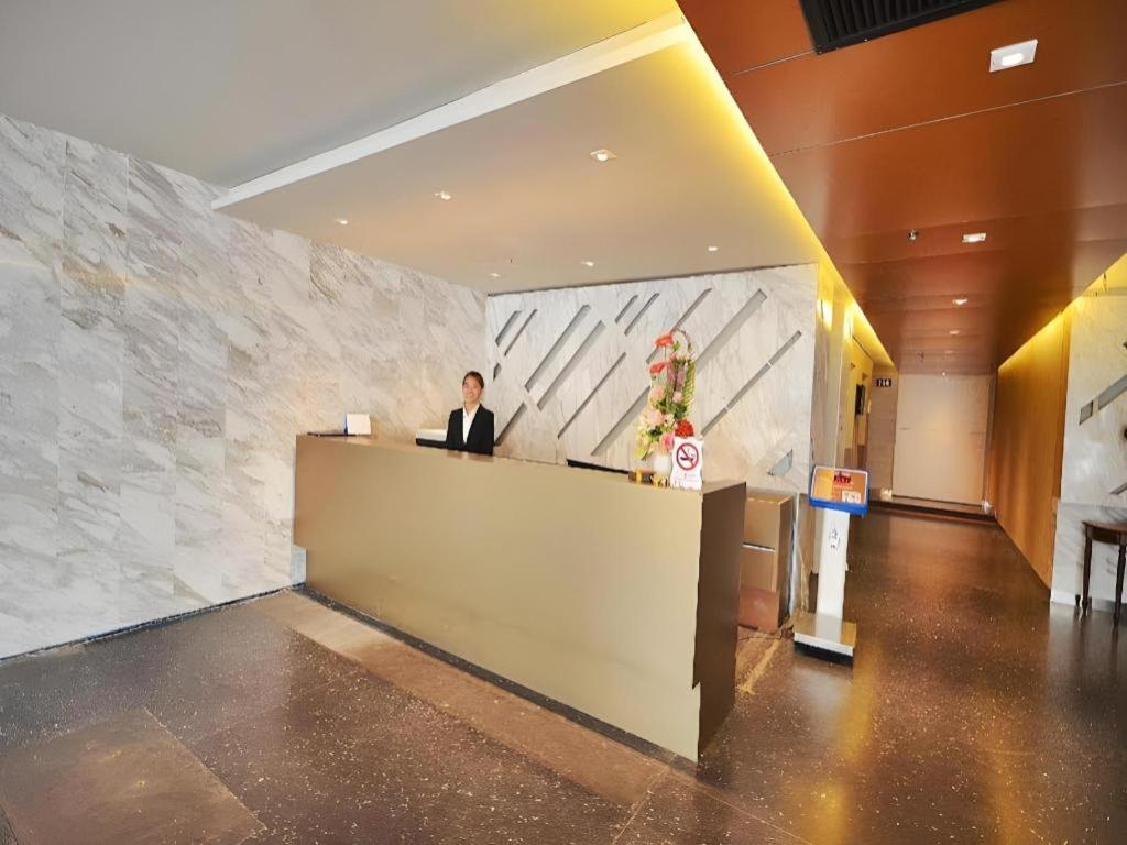 Khách Sạn Silom Bangkok: 5 Lựa Chọn Cho Giấc Ngủ Êm Ái và Không Gian Thanh Bình